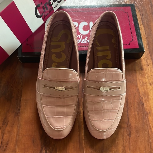 Size 6.5 Sam Edelman Hannon Soft Pink Loafer - Picture 3 of 4